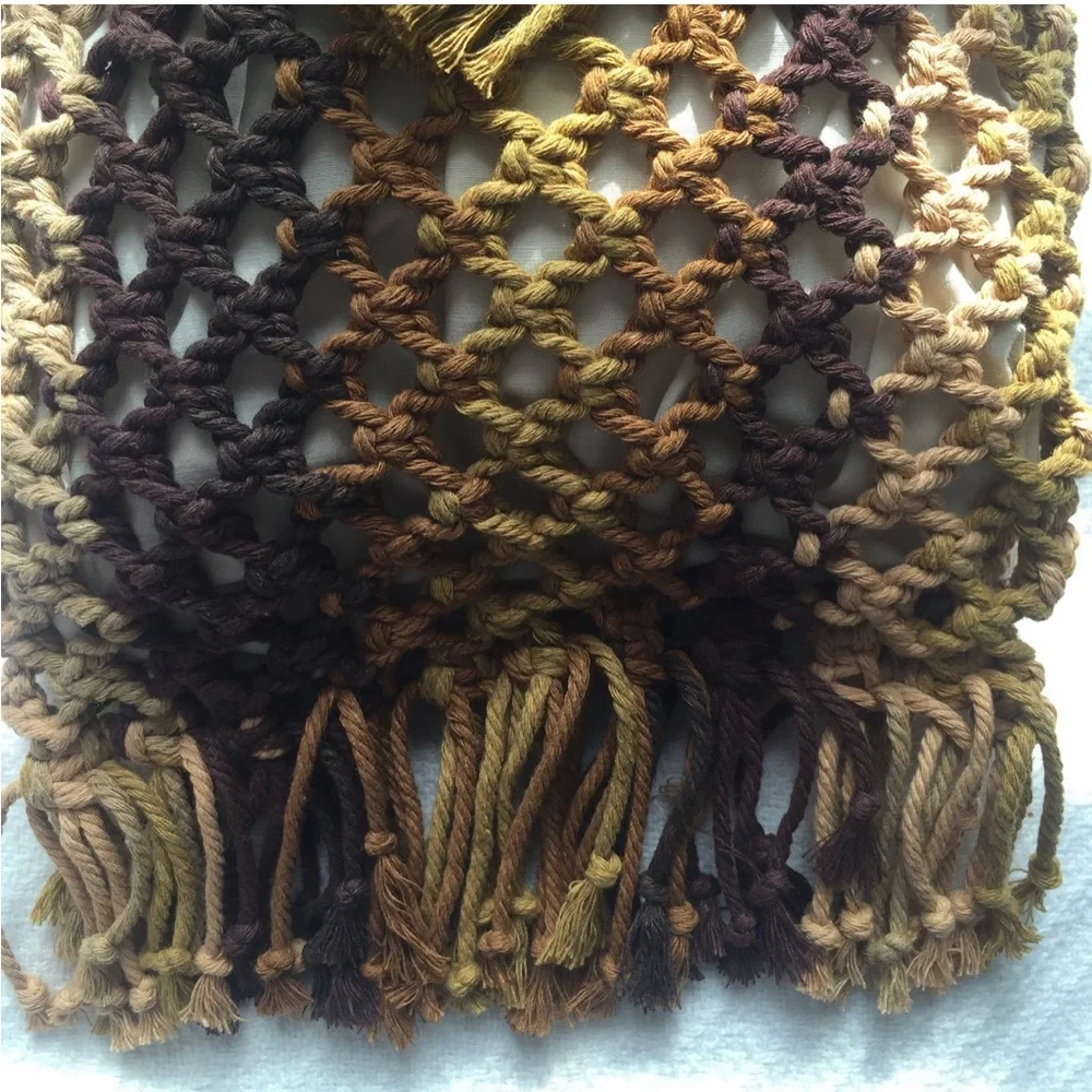 Vintage macrame handbag with Strap - Picture 6 of 16